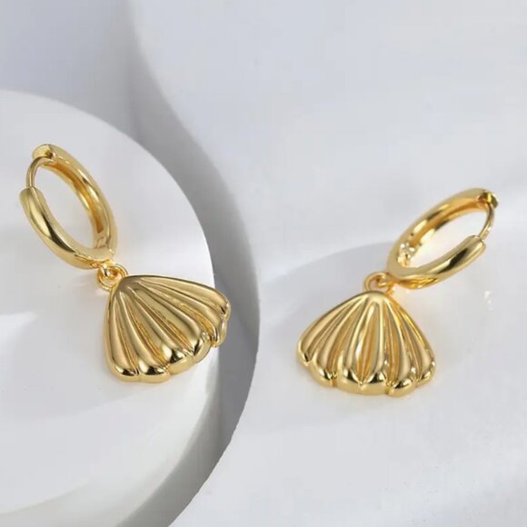 NWT Gold Hoop Drop Bras Seashell Gold-plated Earrings Coastal Boho Jewelry - Picture 3 of 5